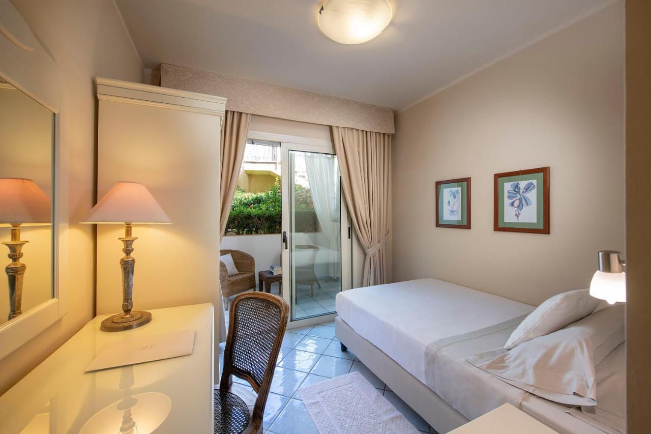 Boutique Hotel Su Sergenti Villasimius Esterno foto
