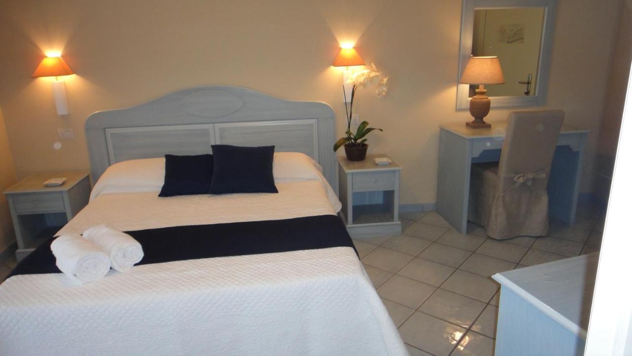Boutique Hotel Su Sergenti Villasimius Esterno foto